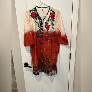 Entro Black and Cream Patterned Top